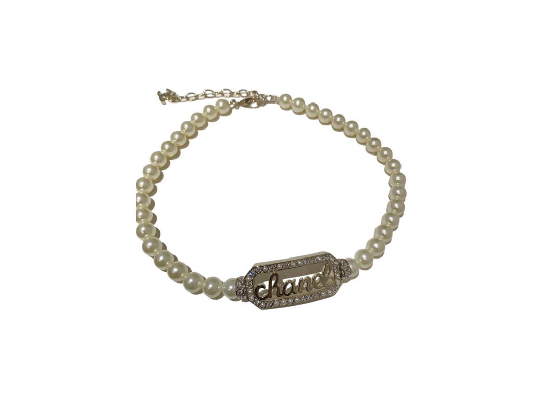 Chanel Chanel Logo Letter Necklace In Gold Metal With Pearl
