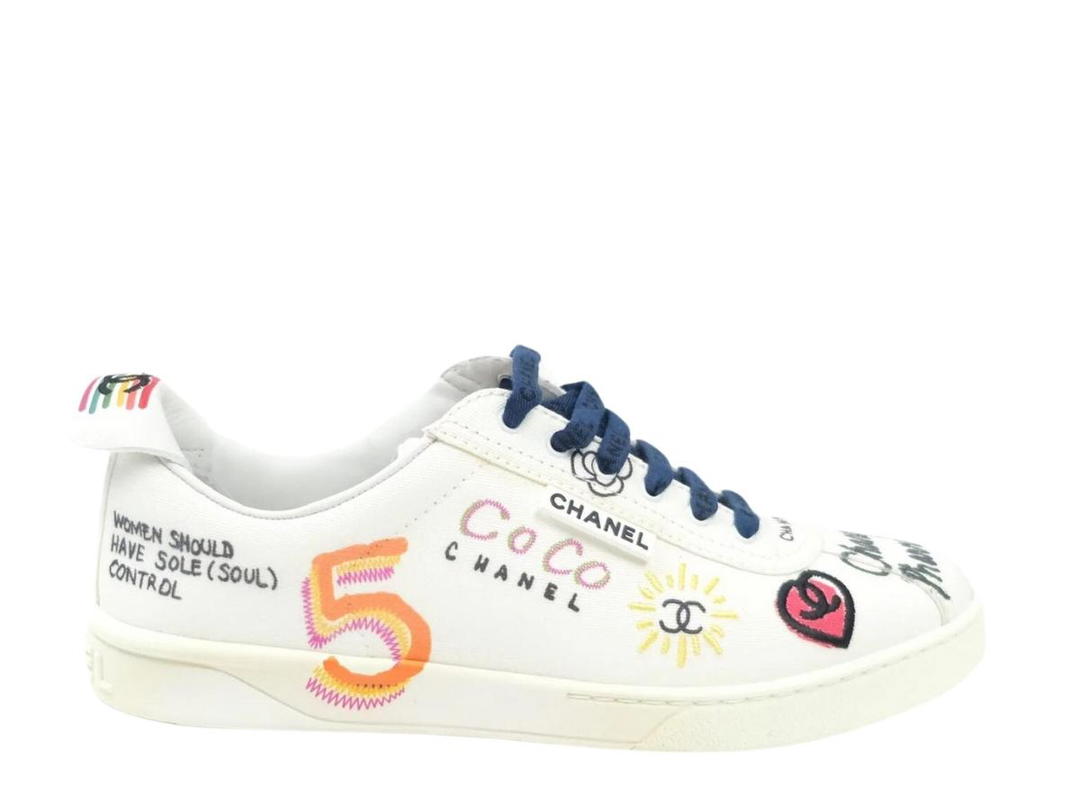 Chanel Chanel Pharrell Graffiti Low-Top Sneakers In Printed Canvas White Multicolor (W)