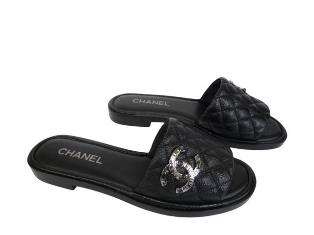 Chanel Chanel Sandals In Shiny Goatskin and Metal Black - view 3