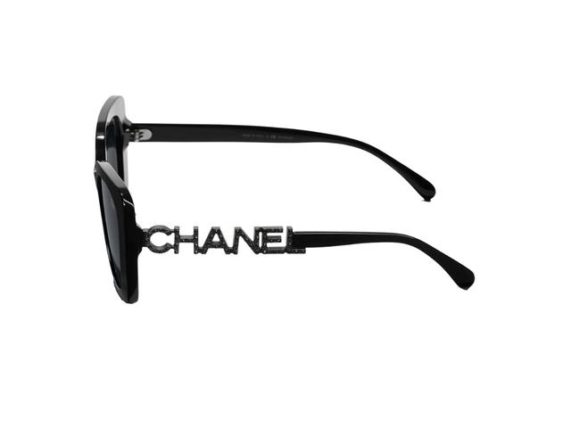 Chanel Chanel Squared Sunglasses In Acetate And Strass Black Frame With Grey Polarized Lenses - view 2