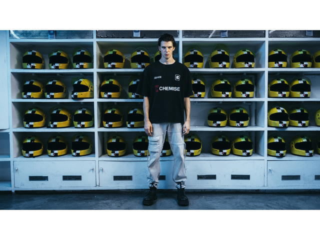 CHEMISE CHEMISE Space Black Regular T-Shirt - view 3