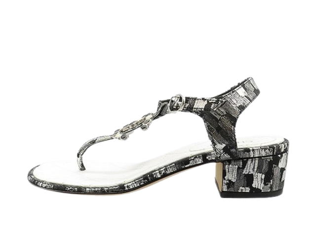 Chanel Chanel CC logo strap sandal Black - view 2