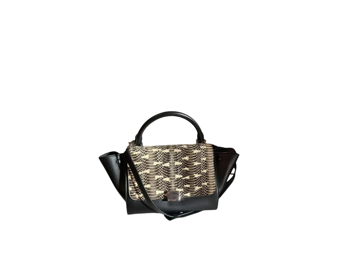 Chanel Chanel Trapèze Handbag Black