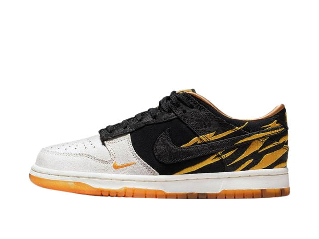 Nike Nike Dunk Low Year Of The Tiger 2022 GS - view 2