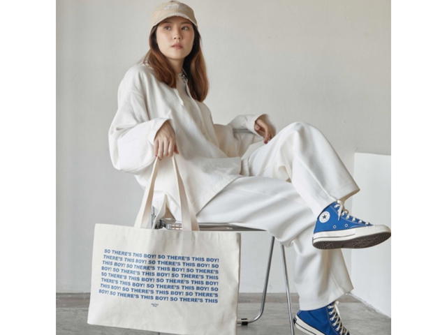 DUCKYBOY Duckyboy So There's This Boy Tote Ivory Royal Blue - view 2