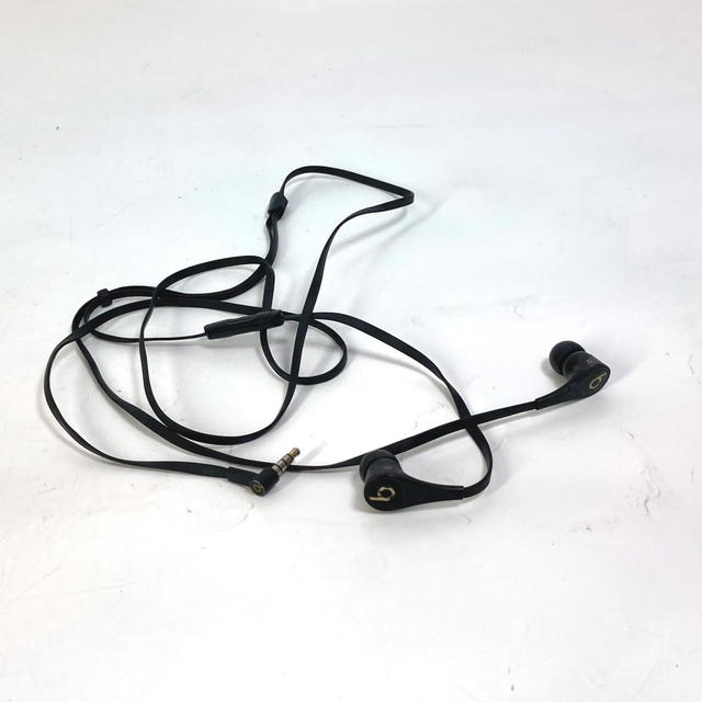MCM ear headphones Beats with cord With case in VisetosEarphones - view 2