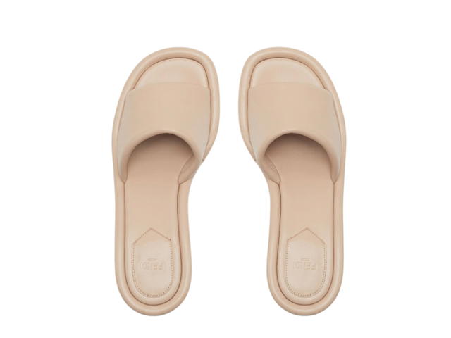 Fendi Fendi Baguette Slides In Lambleather With Gold-Finish Metal Nude Beige - view 3