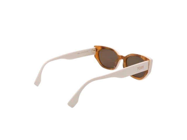 Fendi Fendi FE40018I Sunglasses In Cream Frame With Brown Lens Tortoise - view 2