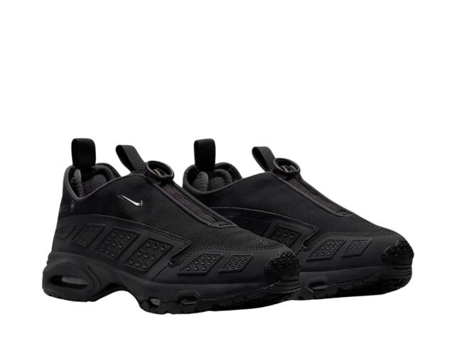 Nike Nike Air Max SNDR GORE-TEX Black and Dark Smoke Grey (Women's) - view 3