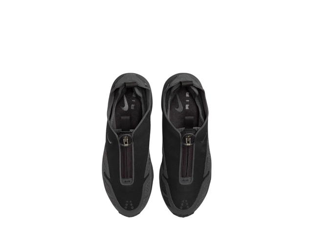 Nike Nike Air Max SNDR GORE-TEX Black and Dark Smoke Grey (Women's) - view 4