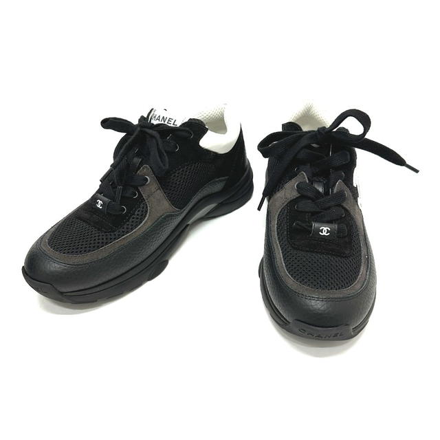 Chanel G38299 2025 Side CC Mark Low Top Calfskin Low cutsneakers - view 2
