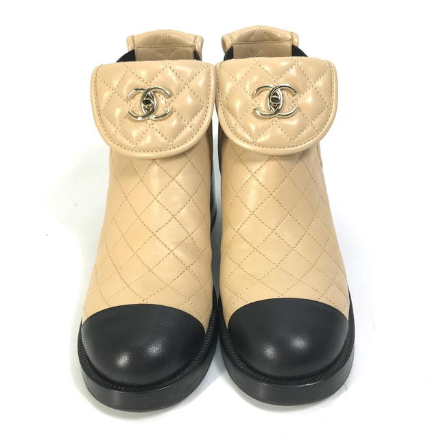 Chanel G45144 23B Bicolor Shoes Shoes Turnlock Matelasse Quilted Side Gore Bicolor short ankle bootsboots - view 2