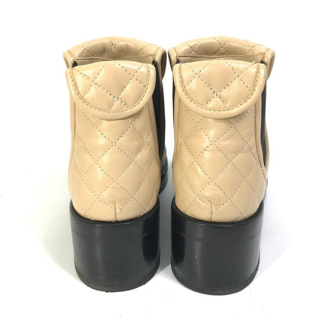 Chanel G45144 23B Bicolor Shoes Shoes Turnlock Matelasse Quilted Side Gore Bicolor short ankle bootsboots - view 3