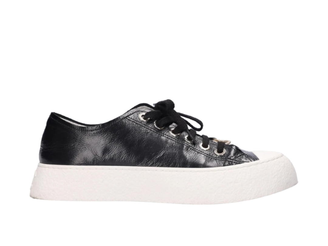 Chanel Chanel Leather Low-Top Sneaker Black (Women's)