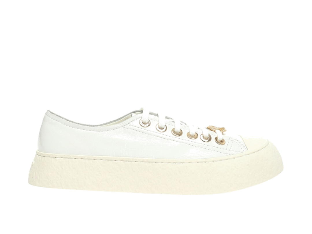 Chanel Chanel 24S Low-Top Skateboard Shoes White (Women's)
