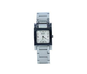 Buy Gucci 7900 Watch Silver at Sasom – Authentic and Ready to Ship