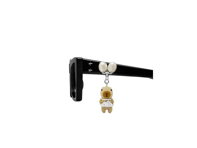 Gentle Monster Gentle Monster Jennie - Petite Cooing Cute Capybara-Shaped Charm - view 3