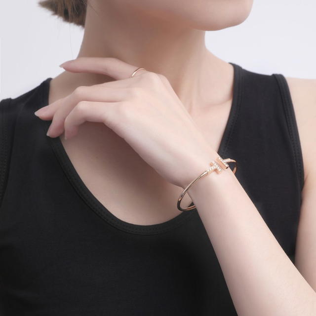 Tiffany & Co. Tiffany & Co. T Series - Rose Gold - view 4