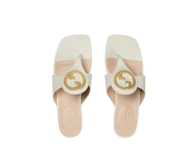 Gucci Gucci Blondie Thong Sandal In Leather With Gold-Toned Hardware White - view 2