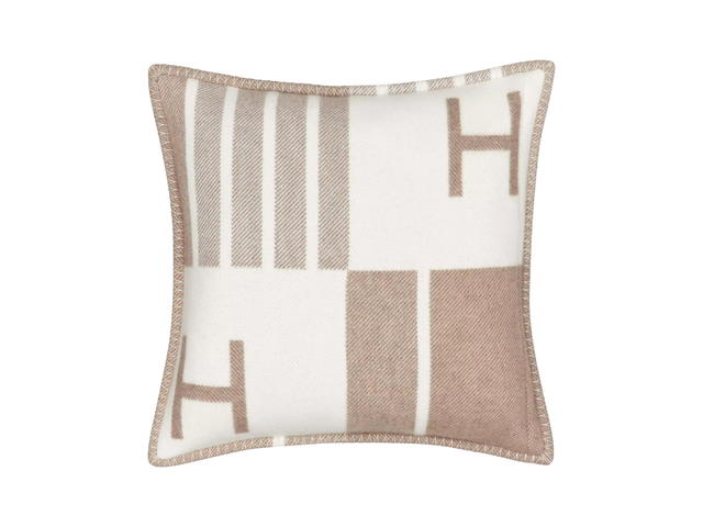 Hermes Hermes Avalon Vibration Pillow Small In Jacquard Woven Wool And Cashmere Ecru-Cream - view 2