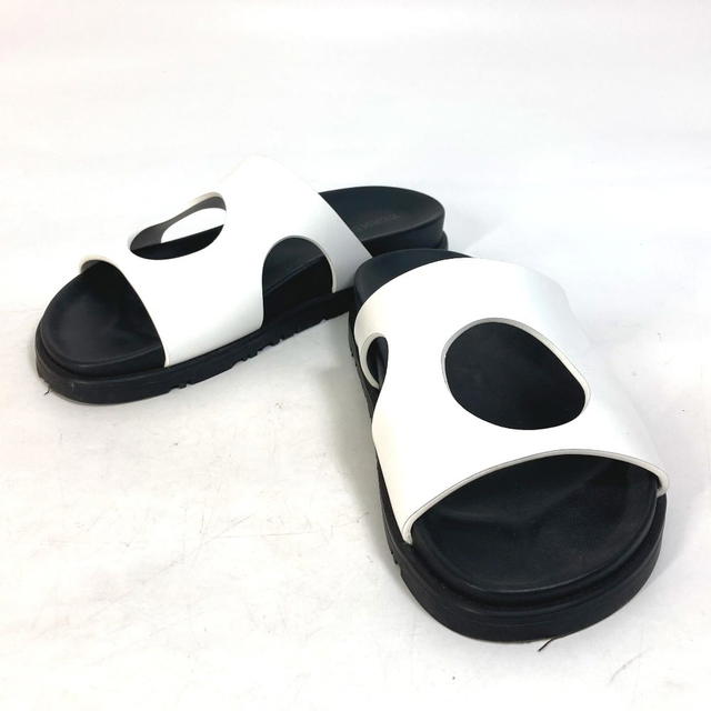 Hermes HERMES edit Shoes Flat Bicolor Pentaco Sandals Leather White/Black - view 1