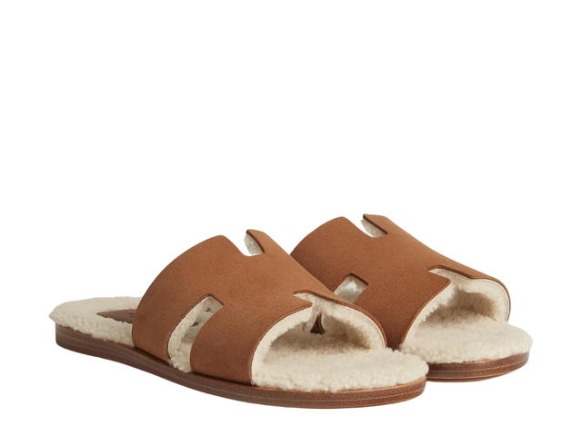 Hermes Hermes Izmir Sandal In Suede Goatskin And Woolskin With Iconic H Cut-Out Marron Teck-Écru - view 2