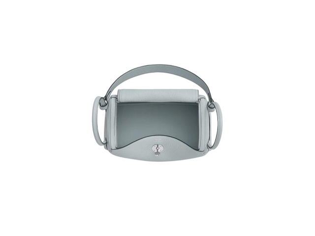 Hermes Hermes Lindy 26 Bag In Taurillon Clemence Leather With Palladium-Plated Hardware Bleu Pale - view 4