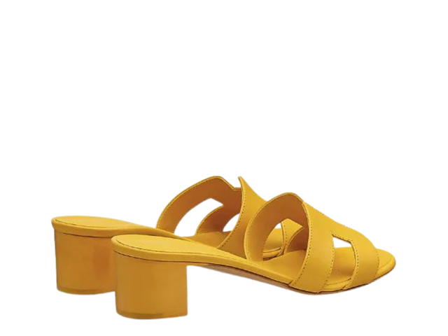Hermes Hermes Oasis Sandal In Calfskin With Iconic H Cut-Out Jaune Citron - view 3