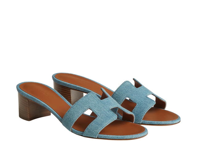 Hermes Hermes Oasis Sandal In Denim With Iconic H Cut-Out Bleu Clair - view 2