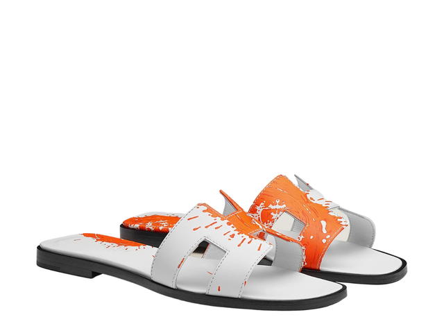 Hermes Hermes Oran Sandal In Calfskin With Peinture Fraiche Print And Iconic H Cut-Out Blanc-Orange - view 2