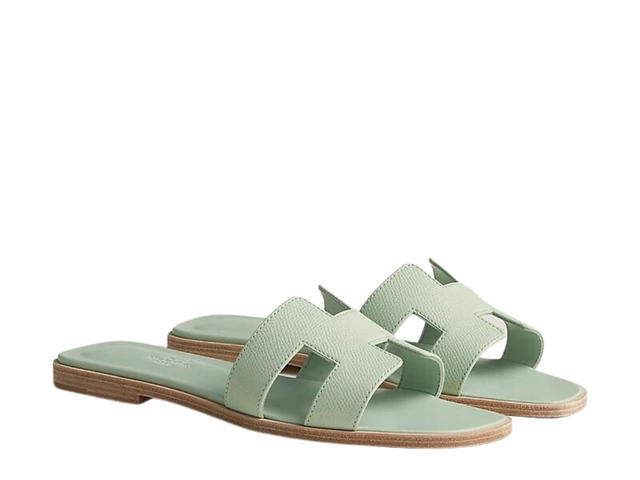 Hermes Hermes Oran Sandal In Epsom Calfskin With Iconic H Cut-Out Vert Jade - view 2