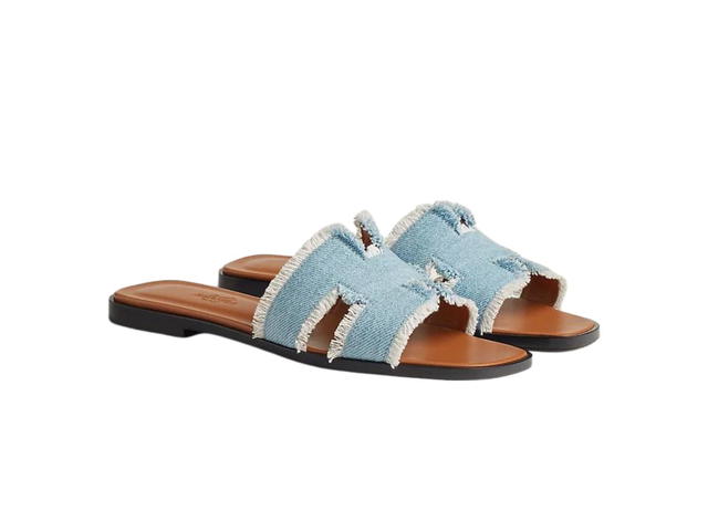 Hermes Hermes Oran Sandal In Fringed Denim With Iconic H Cut-Out Bleu Clair - view 2