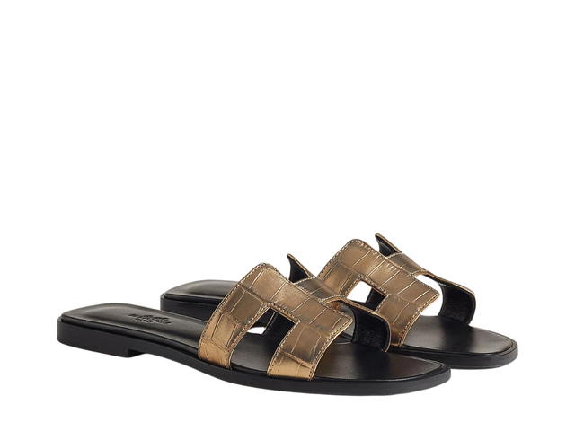 Hermes Hermes Oran sandal In Mississippiensis Alligator With Metallic Finish And Iconic H Cut-out Doré Foncé - view 2