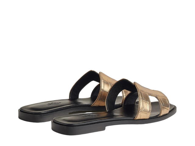 Hermes Hermes Oran sandal In Mississippiensis Alligator With Metallic Finish And Iconic H Cut-out Doré Foncé - view 3