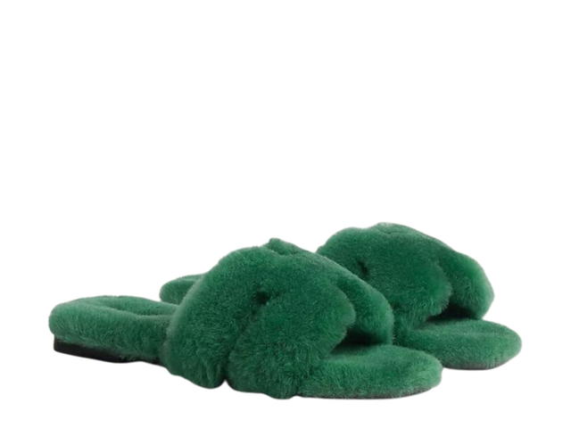 Hermes Hermes Oran Sandal In Shearling With Iconic H Cut-Out Vert Anglais - view 2