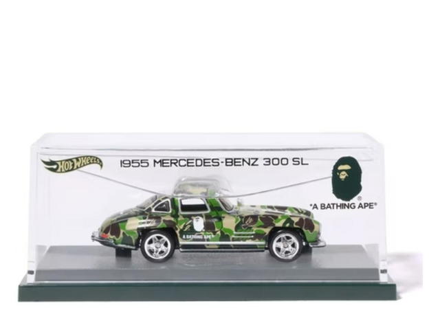 Hot Wheels Hot Wheels x BAPE 1955 Mercedes Benz 300 SL Camo - view 1