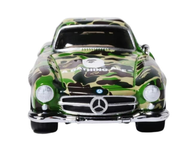 Hot Wheels Hot Wheels x BAPE 1955 Mercedes Benz 300 SL Camo - view 3