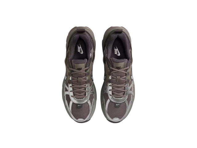 Nike Nike V2k Run Cave Stone Metallic Silver - view 4