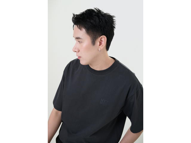 Hype It Hype It Oversized Tee with Embossed Logo Dark Grey - view 2