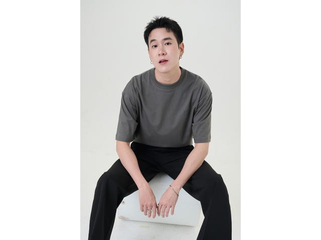 Hype It Hype It Oversized Tee with Embossed Logo Grey - view 3