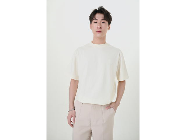 Hype It Hype It Oversized Tee with Embossed Logo Ivory - view 4