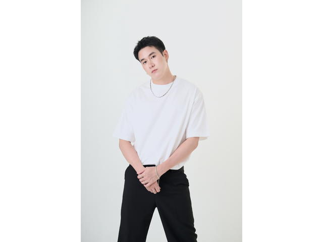 Hype It Hype It Oversized Tee with Embossed Logo White - view 3
