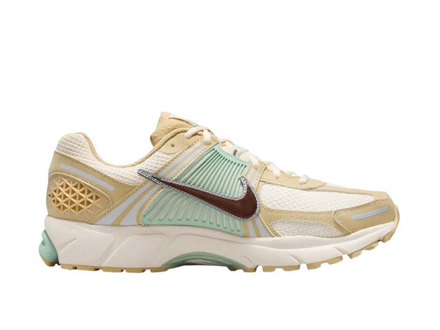 Nike Nike Zoom Vomero 5 Team Gold - view 1