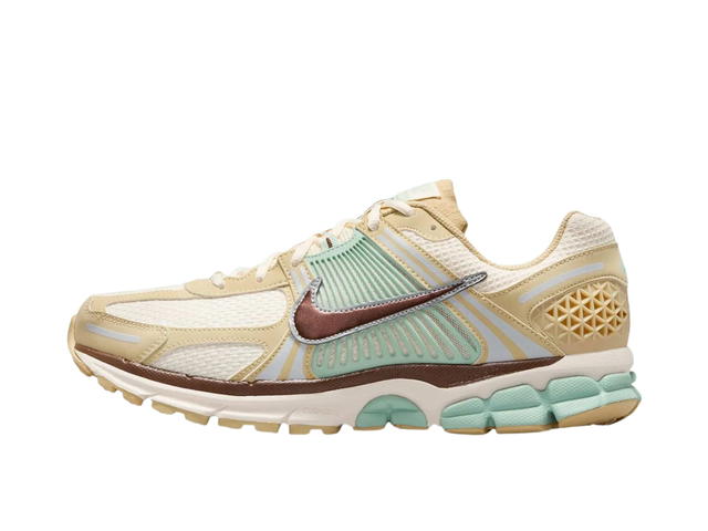 Nike Nike Zoom Vomero 5 Team Gold - view 2
