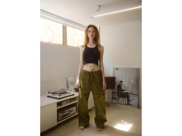 IM NOT A MORNING PERSON IM NOT A MORNING PERSON The Ultrawide Pants Camo Green - view 3