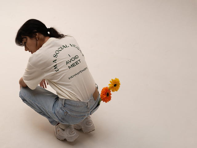 Introvertwears introvertwears | I AM VEGAN tee (Off-white) - view 2