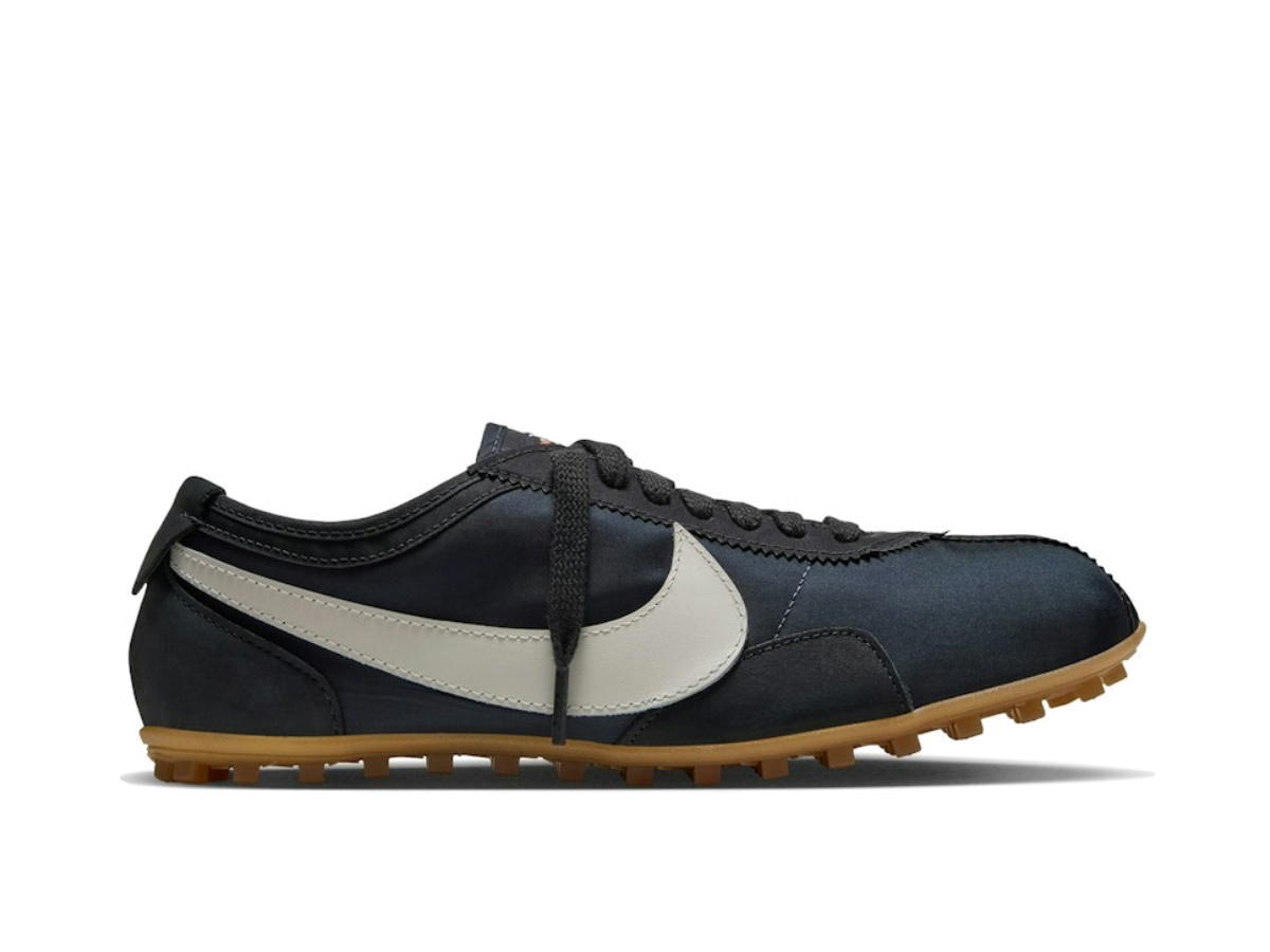 Nike Nike Moon Shoe ESS Off-Noir Black Gum Off-Noir Black Gum Light Brown Sail (Women's)