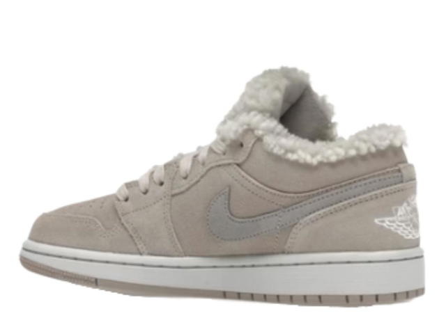 Jordan Jordan 1 Low SE Sherpa Fleece (Women's) - view 3