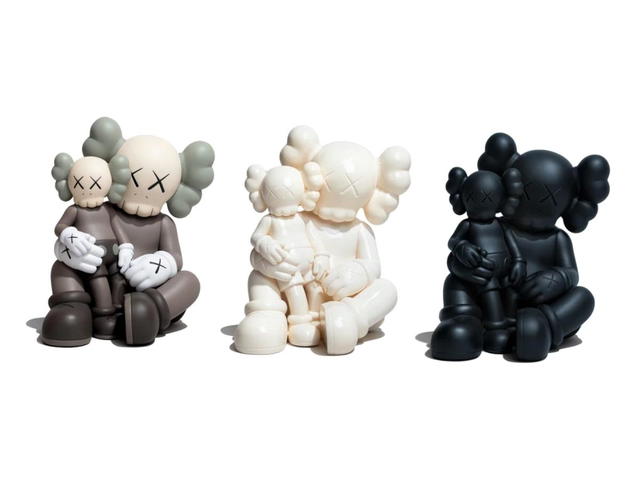 Kaws Kaws Holiday Changbai Mountain Vinyl Figure Set Brown Snowy White Black - view 1