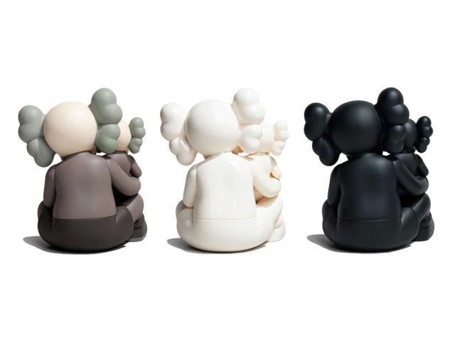 Kaws Kaws Holiday Changbai Mountain Vinyl Figure Set Brown Snowy White Black - view 2